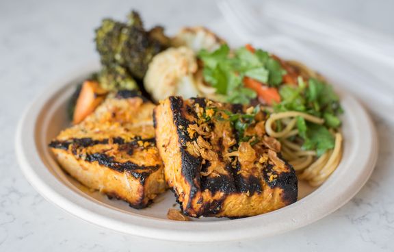 How does Filipino cuisine differ from other Asian cuisines?