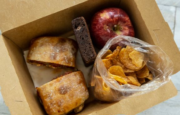 Best Practices and Tips when Ordering Sandwiches & Wraps Lunch Box